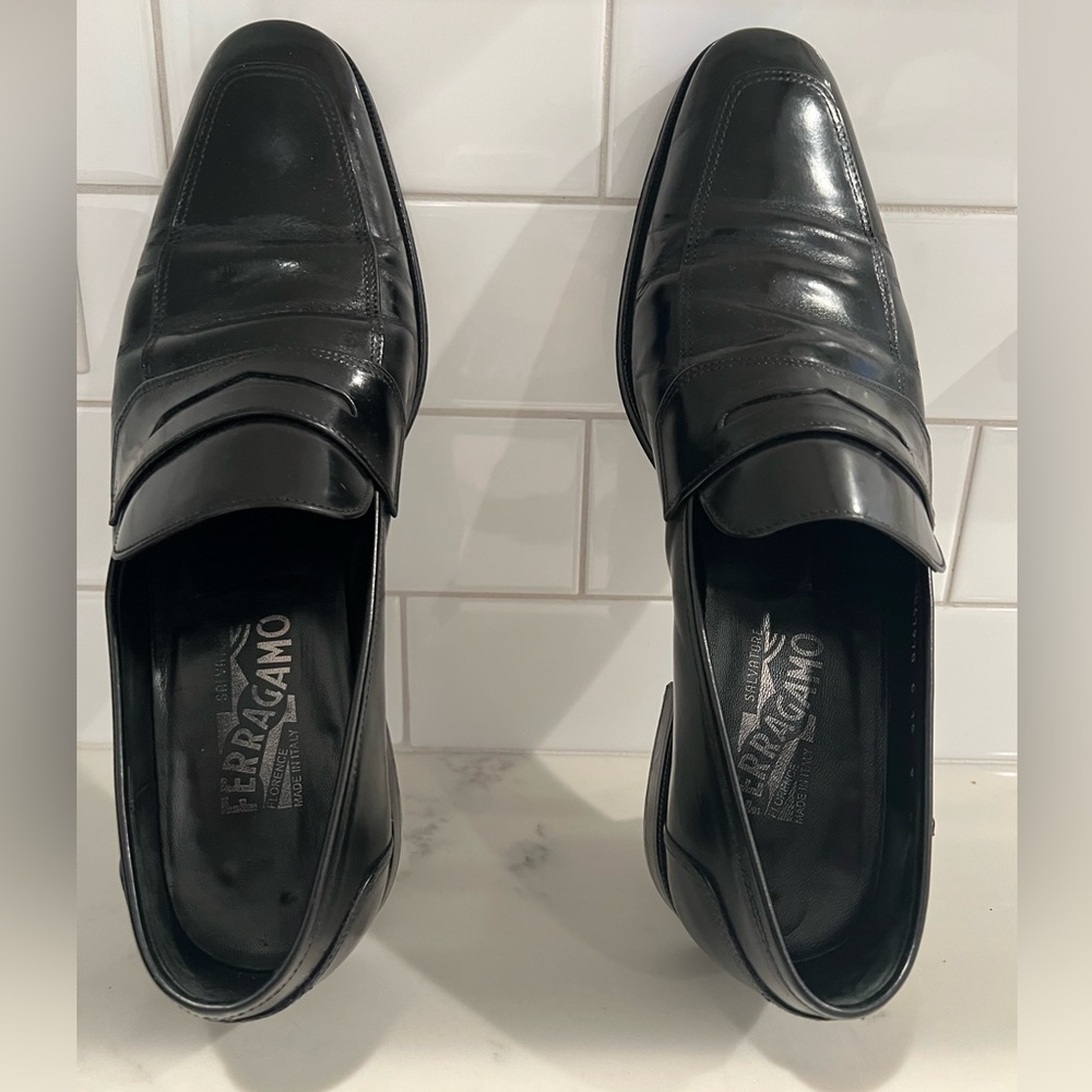 Salvatore Ferragamo Dress Shoe — Size 9D